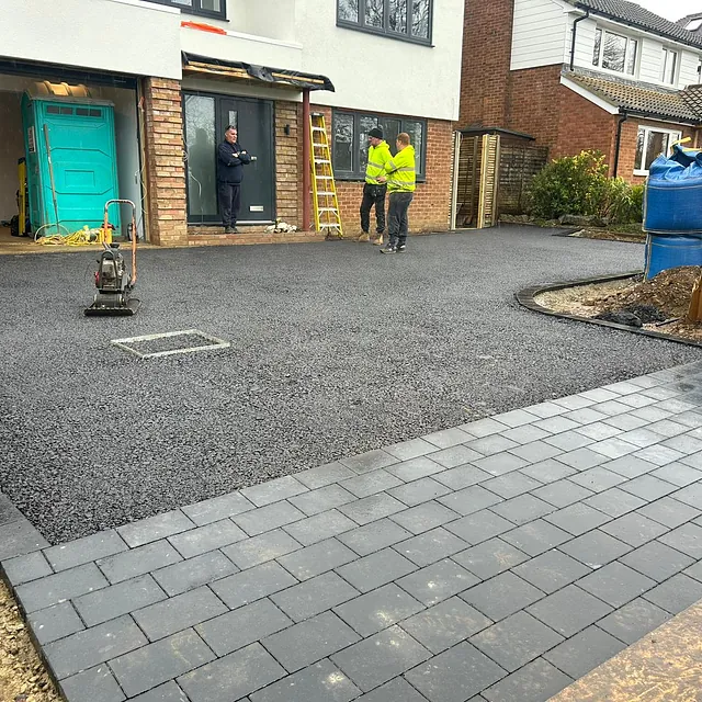 Open texture tarmac for a resin suface to be applied